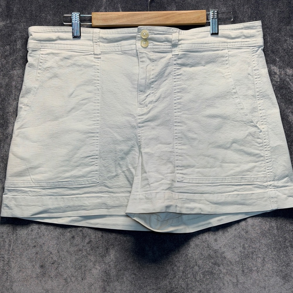 A New Day Shorts Womens 16 White Cotton Stretch Utility High Rise Cargo Pockets